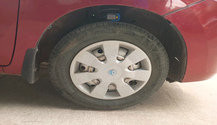 2013 Maruti Wagon R 1.0 LXI CNG, Petrol, Manual, 1,05,634 km, tyre