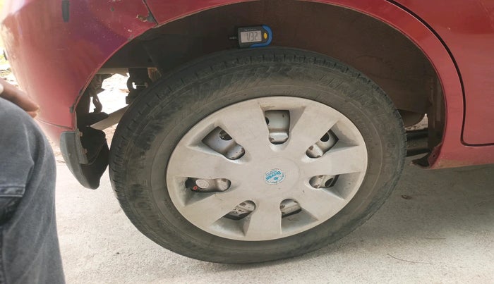 2013 Maruti Wagon R 1.0 LXI CNG, Petrol, Manual, 1,05,634 km, tyre