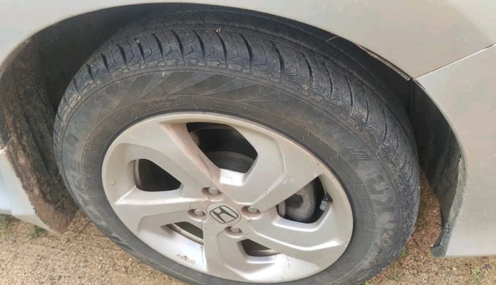 2015 Honda City 1.5L I-DTEC VX, Diesel, Manual, 1,81,175 km, tyre