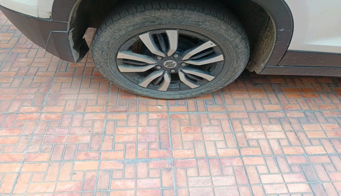 2019 Maruti Vitara Brezza VDI AMT, Diesel, Automatic, 1,12,807 km, tyre