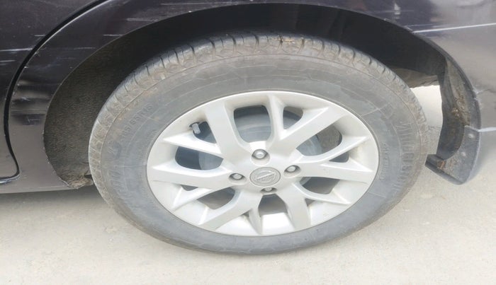 2018 Nissan Sunny XV CVT, Petrol, Automatic, 74,663 km, tyre