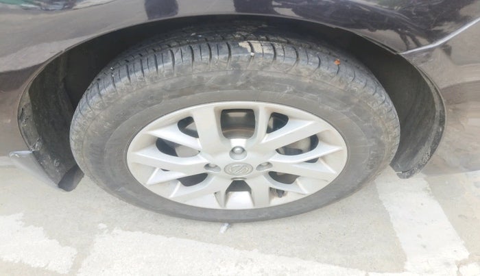 2018 Nissan Sunny XV CVT, Petrol, Automatic, 74,663 km, tyre