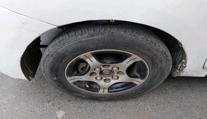 2012 Hyundai Eon ERA, Petrol, Manual, 69,238 km, tyre