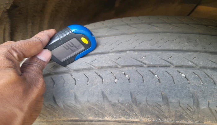 2023 Mahindra XUV700 AX 7 P MT 7 STR, Petrol, Manual, 17,379 km, tyre