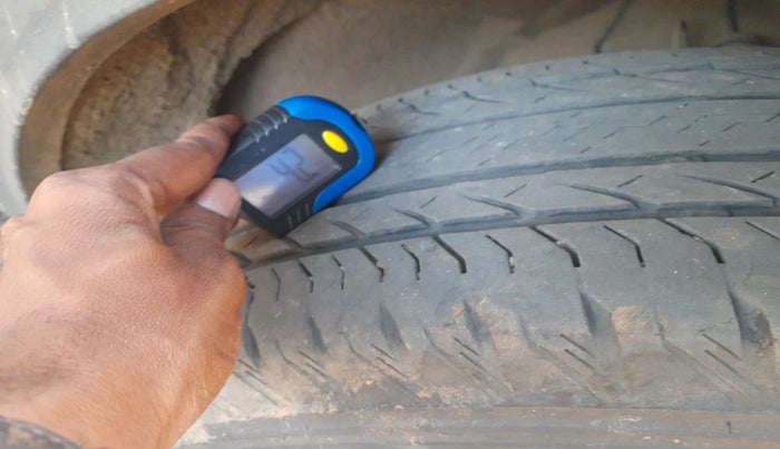 2023 Mahindra XUV700 AX 7 P MT 7 STR, Petrol, Manual, 17,379 km, tyre