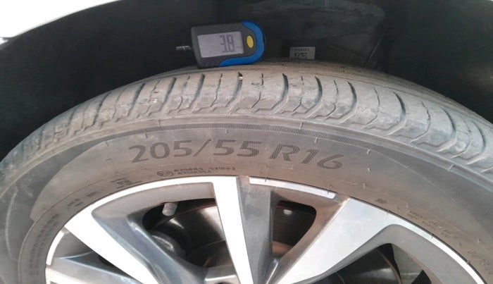 2023 Skoda SLAVIA STYLE 1.5L TSI DSG, Petrol, Automatic, 28,162 km, tyre