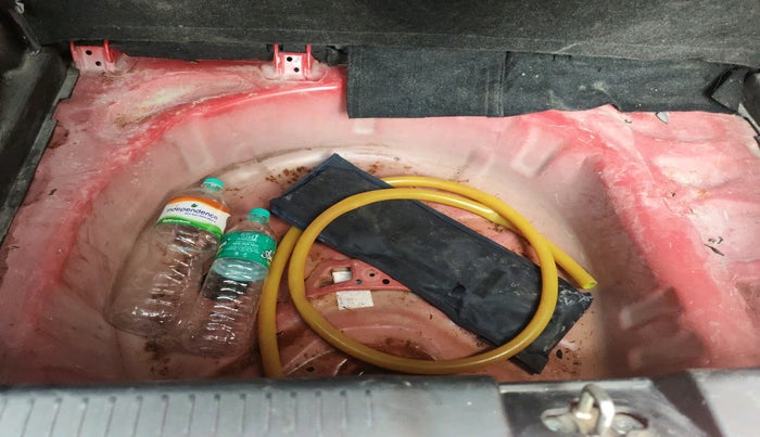 2022 Maruti Swift VXI, Petrol, Manual, 14,500 km, tyre