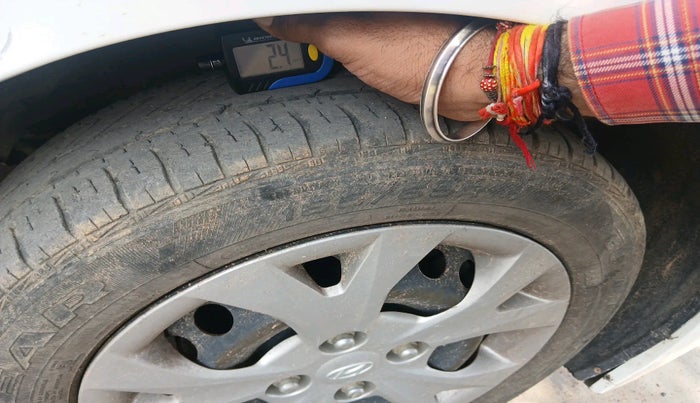 2016 Hyundai Grand i10 SPORTZ 1.1 CRDI, Diesel, Manual, 70,671 km, tyre