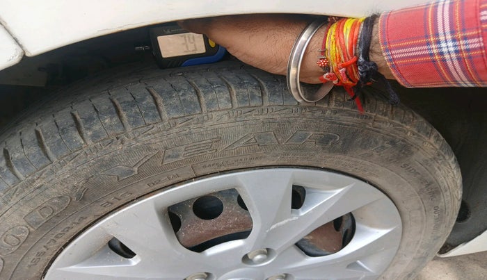 2016 Hyundai Grand i10 SPORTZ 1.1 CRDI, Diesel, Manual, 70,671 km, tyre