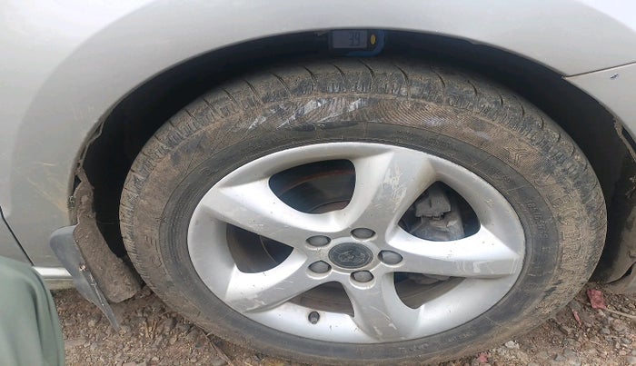 2013 Skoda Rapid AMBITION 1.6 MPI MT, Petrol, Manual, 85,780 km, tyre