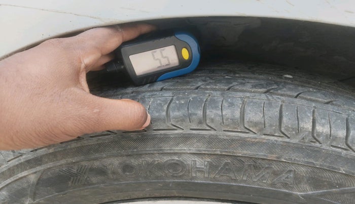 2012 Maruti Eeco 5 STR, Petrol, Manual, 1,71,132 km, tyre