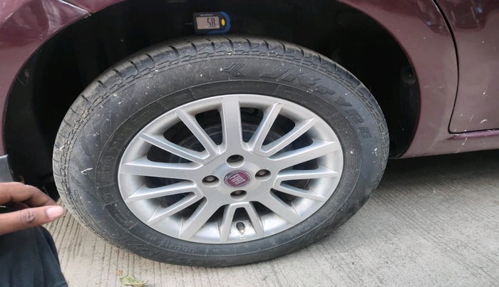 2013 Fiat Linea DYNAMIC 1.4 L T JET, Petrol, Manual, 1,05,002 km, tyre