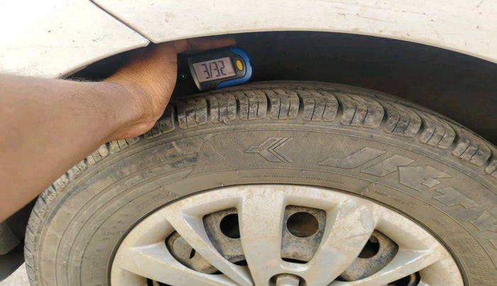 2015 Hyundai i10 SPORTZ 1.1, Petrol, Manual, 99,909 km, tyre