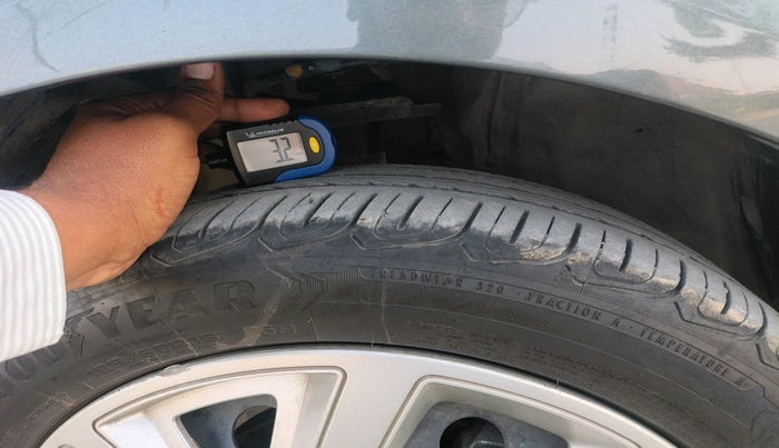 2023 Tata ALTROZ XM PLUS SUNROOF CNG, Petrol, Manual, 71,396 km, tyre