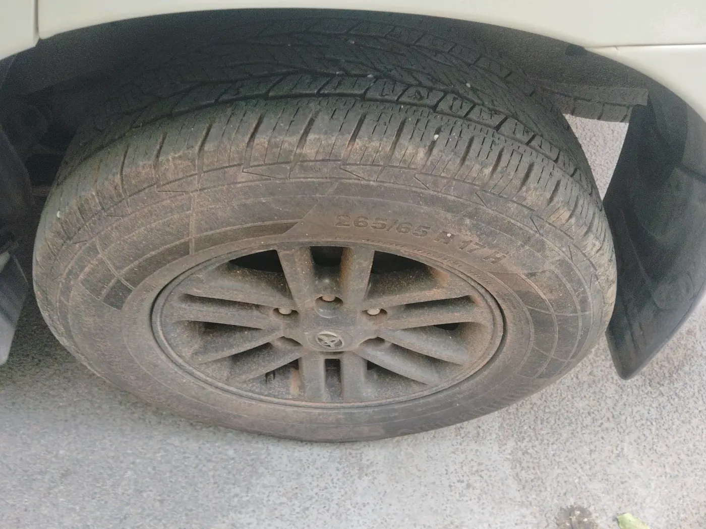 2015 Toyota Fortuner 3.0 4X2 AT, Diesel, Automatic, 1,99,254 km, tyre