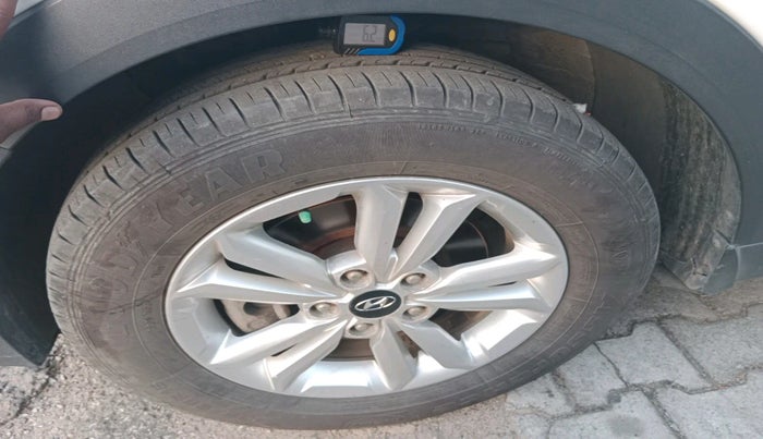 2016 Hyundai Creta SX PLUS 1.6 PETROL, Petrol, Manual, 61,465 km, tyre