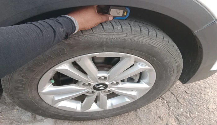 2016 Hyundai Creta SX PLUS 1.6 PETROL, Petrol, Manual, 61,465 km, tyre