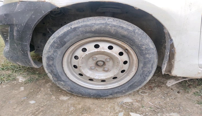 2012 Maruti Swift Dzire LXI, Petrol, Manual, 1,16,528 km, tyre
