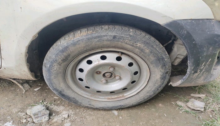 2012 Maruti Swift Dzire LXI, Petrol, Manual, 1,16,528 km, tyre