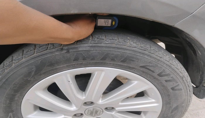 2015 Maruti Swift Dzire ZXI, Petrol, Manual, 44,114 km, tyre