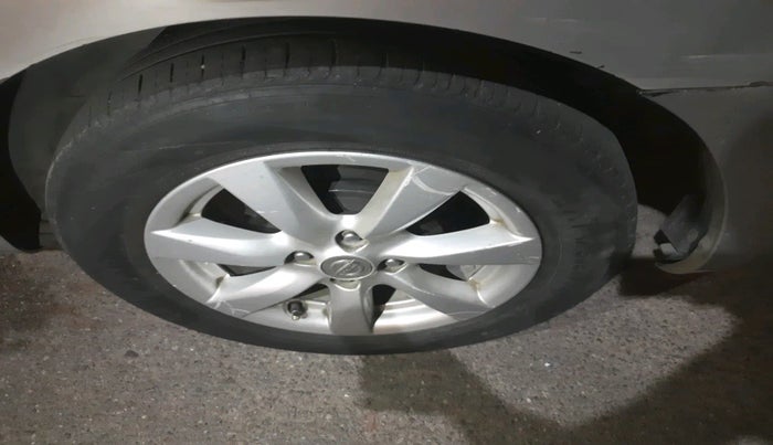 2012 Nissan Sunny XV DIESEL, Diesel, Manual, 2,47,388 km, tyre
