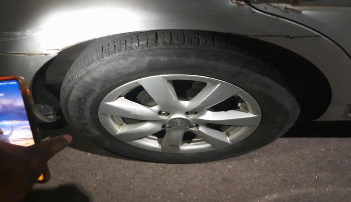 2012 Nissan Sunny XV DIESEL, Diesel, Manual, 2,47,388 km, tyre