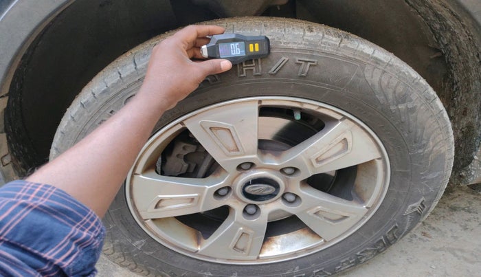 2013 Mahindra XUV500 W8, Diesel, Manual, 82,034 km, tyre