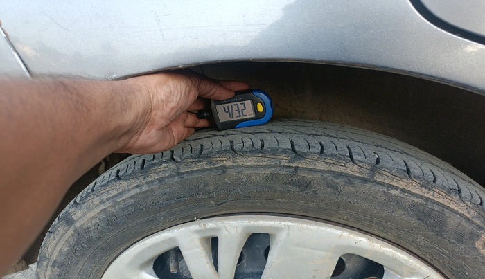 2013 Maruti Wagon R 1.0 VXI, Petrol, Manual, 70,724 km, tyre