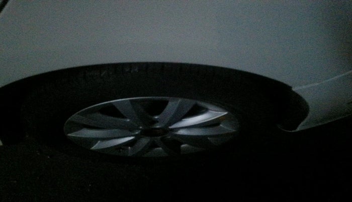 2013 Mercedes Benz B Class B180, Diesel, Automatic, 92,949 km, tyre