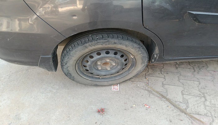 2016 Maruti Ertiga VDI SHVS, Diesel, Manual, 1,02,778 km, tyre