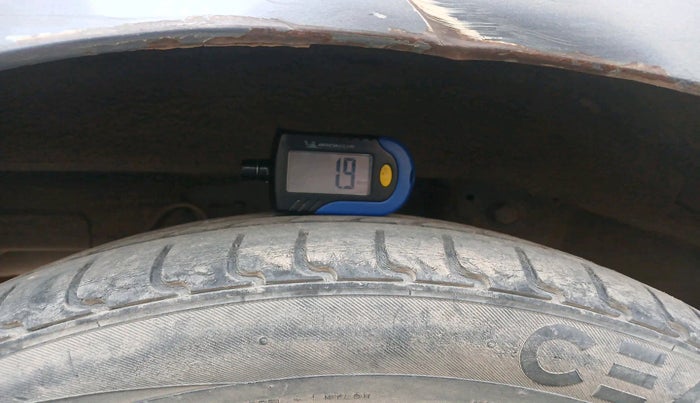 2012 Hyundai Eon SPORTZ, Petrol, Manual, 1,28,328 km, tyre