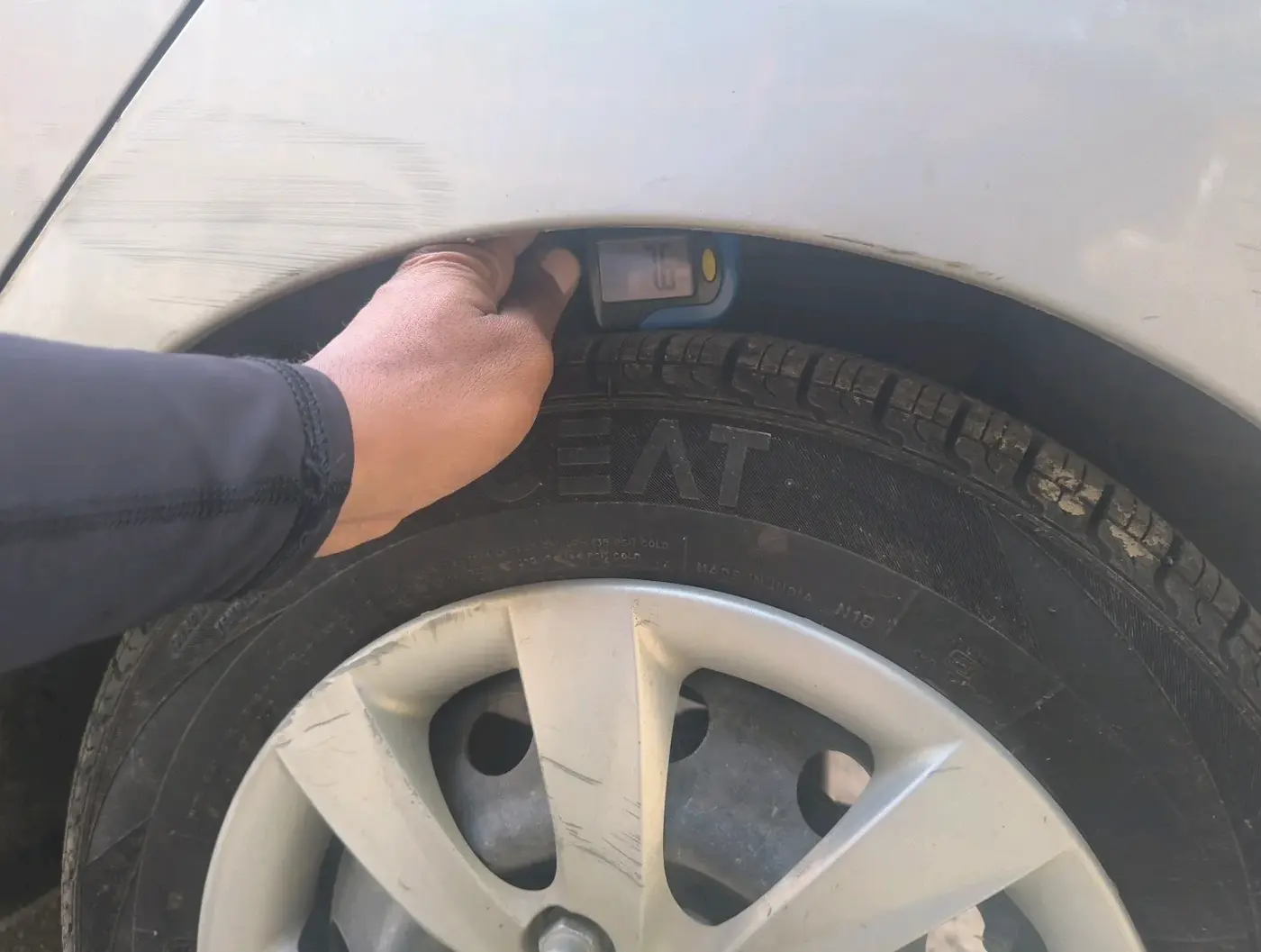 2013 Hyundai Eon MAGNA +, Petrol, Manual, 30,759 km, tyre
