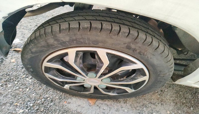 2012 Maruti Alto K10 VXI, Petrol, Manual, 66,126 km, tyre