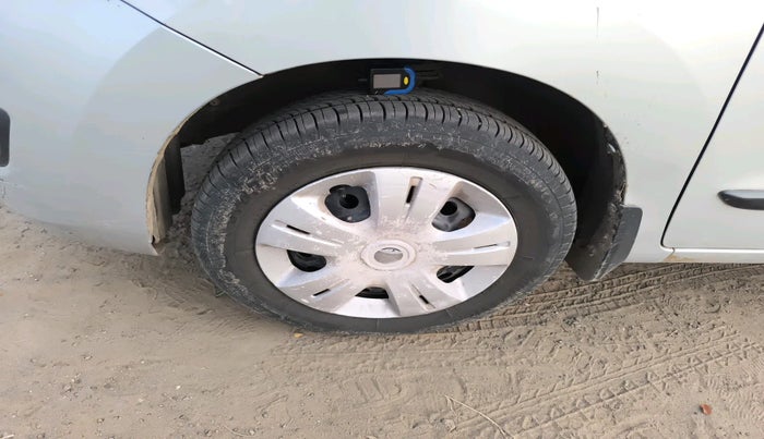 2015 Maruti Wagon R 1.0 VXI, Petrol, Manual, 1,02,821 km, tyre