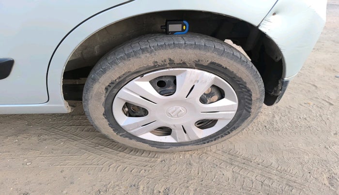 2015 Maruti Wagon R 1.0 VXI, Petrol, Manual, 1,02,821 km, tyre