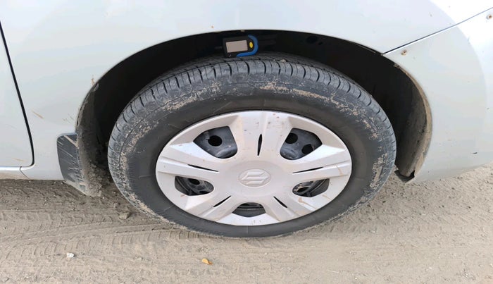 2015 Maruti Wagon R 1.0 VXI, Petrol, Manual, 1,02,821 km, tyre