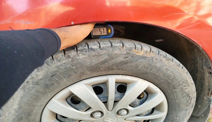 2013 Hyundai i10 MAGNA 1.1, Petrol, Manual, 82,412 km, tyre