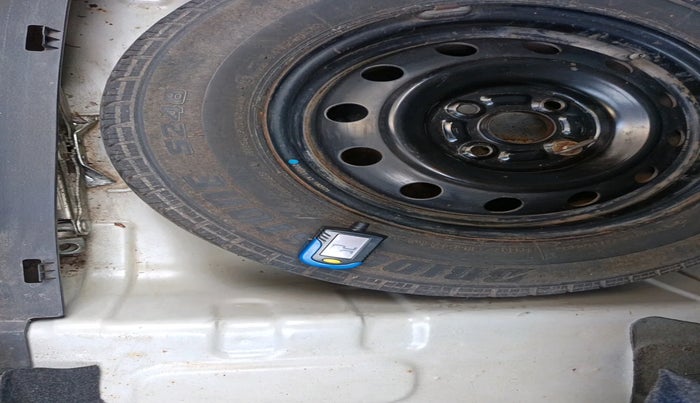 2011 Maruti Swift Dzire VXI, Petrol, Manual, 51,963 km, tyre