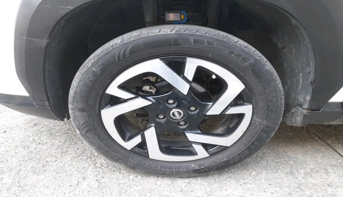 2022 Nissan MAGNITE XV EXECUTIVE, Petrol, Manual, 27,080 km, tyre