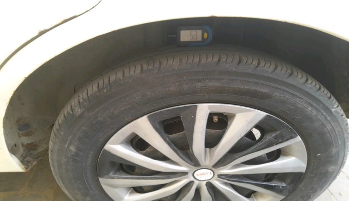 2010 Ford Figo TITANIUM 1.4 DIESEL, Diesel, Manual, 89,777 km, tyre