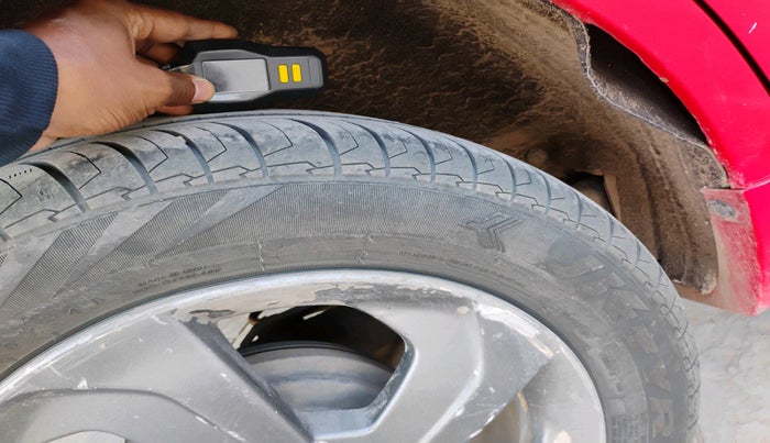 2017 Maruti Baleno DELTA DIESEL 1.3, Diesel, Manual, 1,75,000 km, tyre