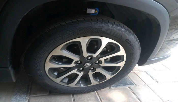 2022 Maruti Grand Vitara ZETA SMART HYBRID, Petrol, Manual, 17,033 km, tyre