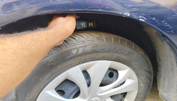 2022 Maruti Swift VXI AMT, Petrol, Automatic, 28,882 km, tyre