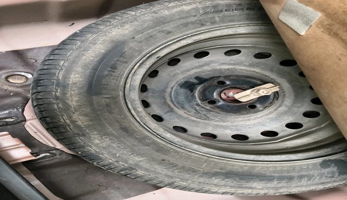 2017 Hyundai Verna 1.6 VTVT SX, Petrol, Manual, 51,319 km, tyre