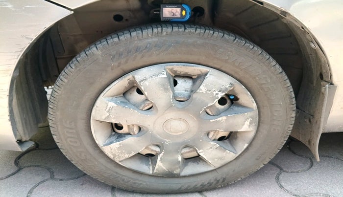 2013 Maruti Wagon R 1.0 LXI CNG, Petrol, Manual, 1,13,600 km, tyre