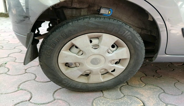 2013 Maruti Wagon R 1.0 LXI CNG, Petrol, Manual, 1,13,600 km, tyre