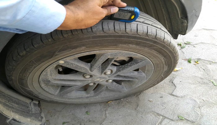 2020 Hyundai GRAND I10 NIOS SPORTZ 1.2 KAPPA VTVT CNG, Petrol, Manual, 1,20,477 km, tyre