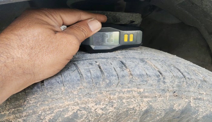 2023 Hyundai VENUE S (O) 1.0 TURBO IMT, Petrol, Manual, 32,683 km, tyre