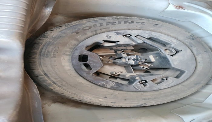 2011 Hyundai i10 MAGNA 1.1, Petrol, Manual, 1,28,271 km, tyre