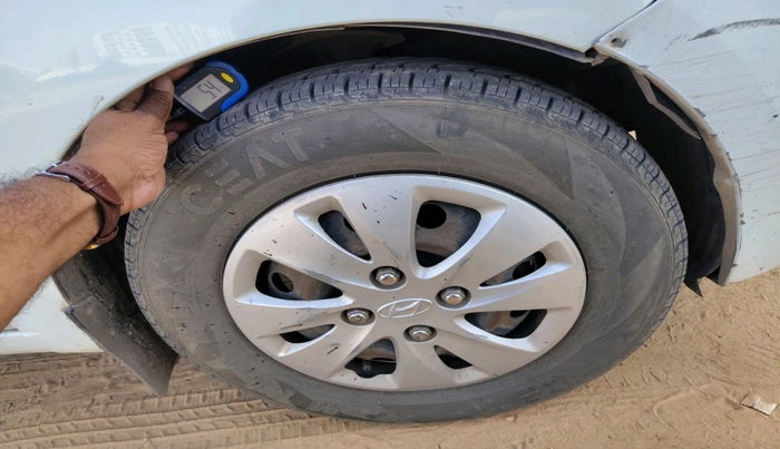 2011 Hyundai i10 MAGNA 1.1, Petrol, Manual, 1,28,271 km, tyre